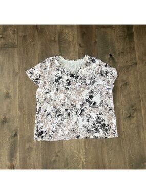 Croft & Barrow Classic Tee Tan and Black Spots SS